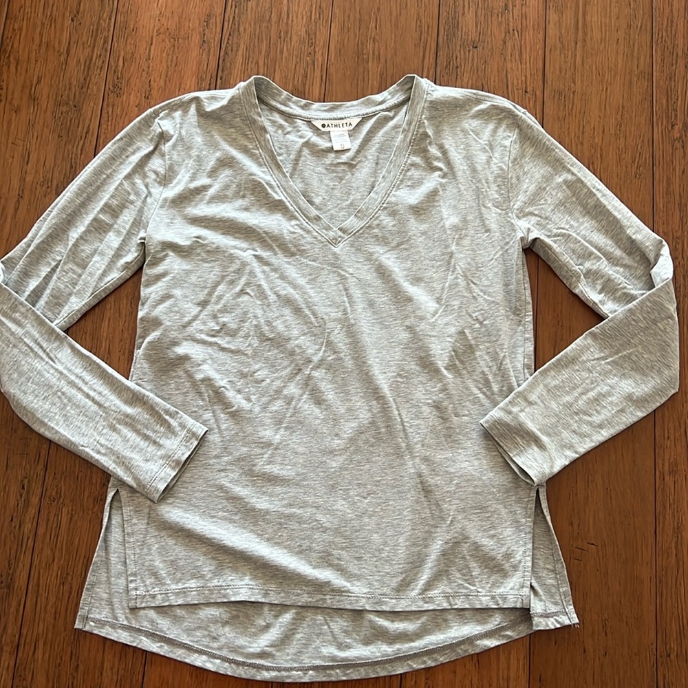 Athleta Outbound V-Neck Long Sleeve Top XS